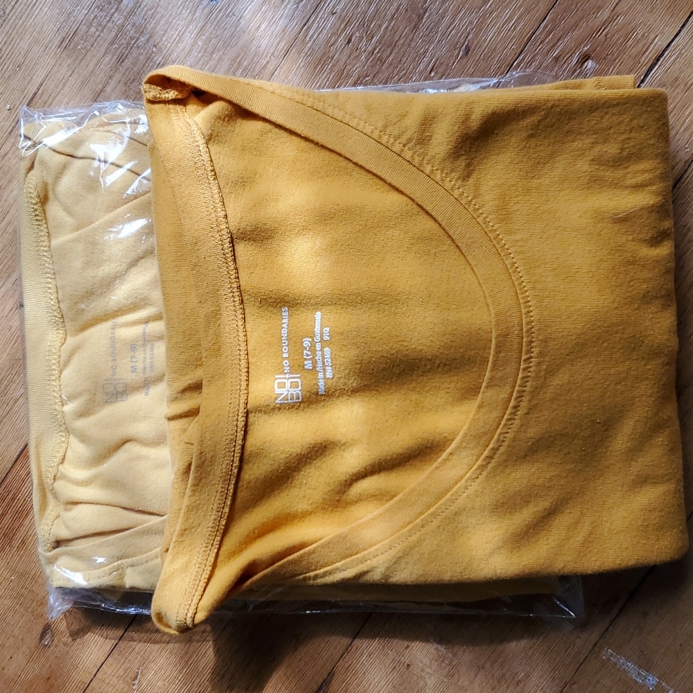 bundle of 2 tees, junior's M